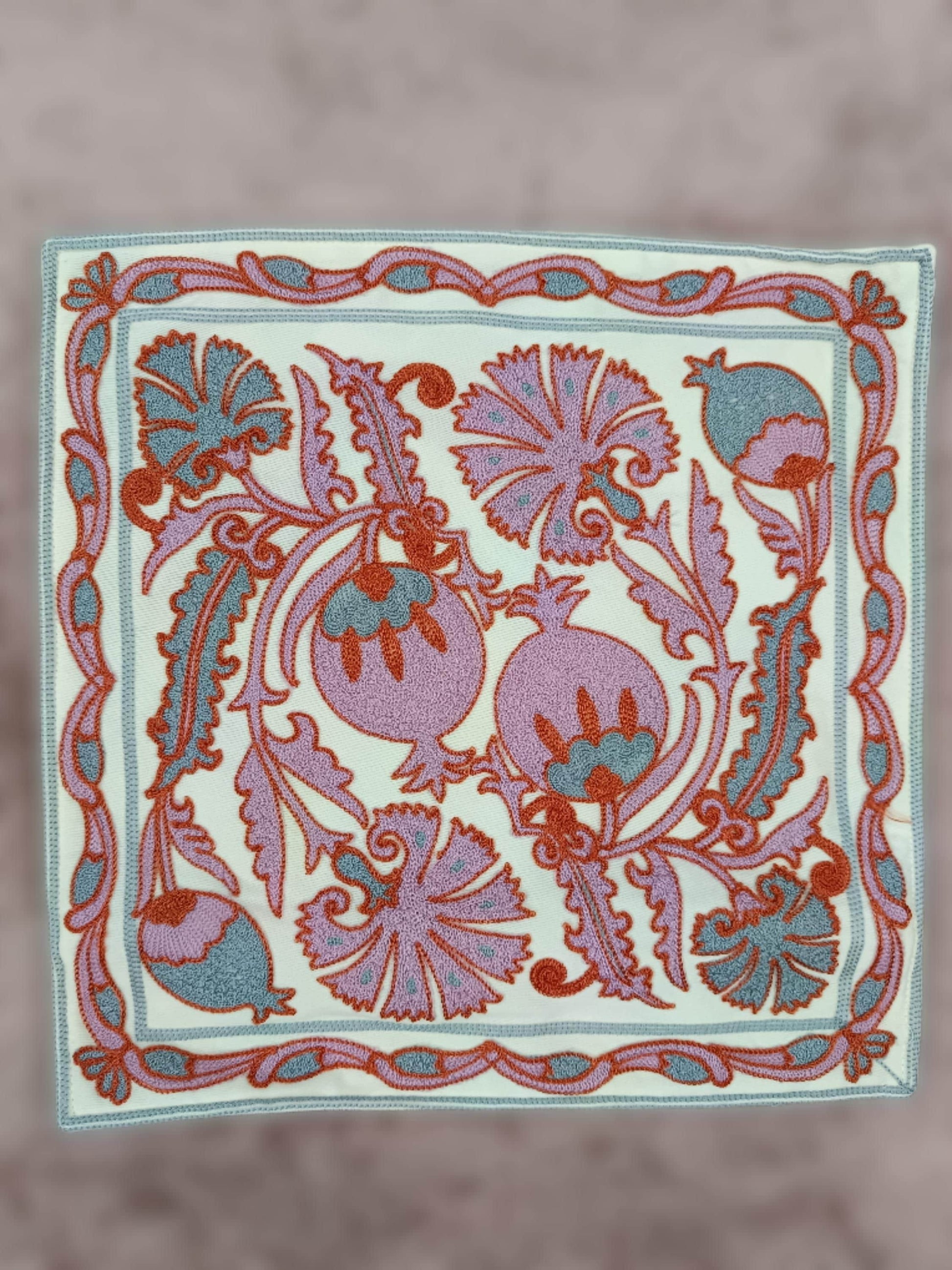 Bestickter Kissenbezug | Kissenbezug 40x40 | Kissenhülle Stickerei | Dekokissen | Boho Kissenbezug bestickt | Moderner Kissenbezug