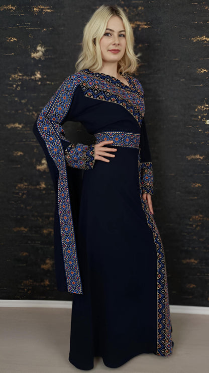 Kaftan Schaza mit Gürtel, dunkelblau, asymmetrischer Halsausschnitt, unterschiedliche Armlängen bunte Stickerei, Kleid für besondere Anlässe