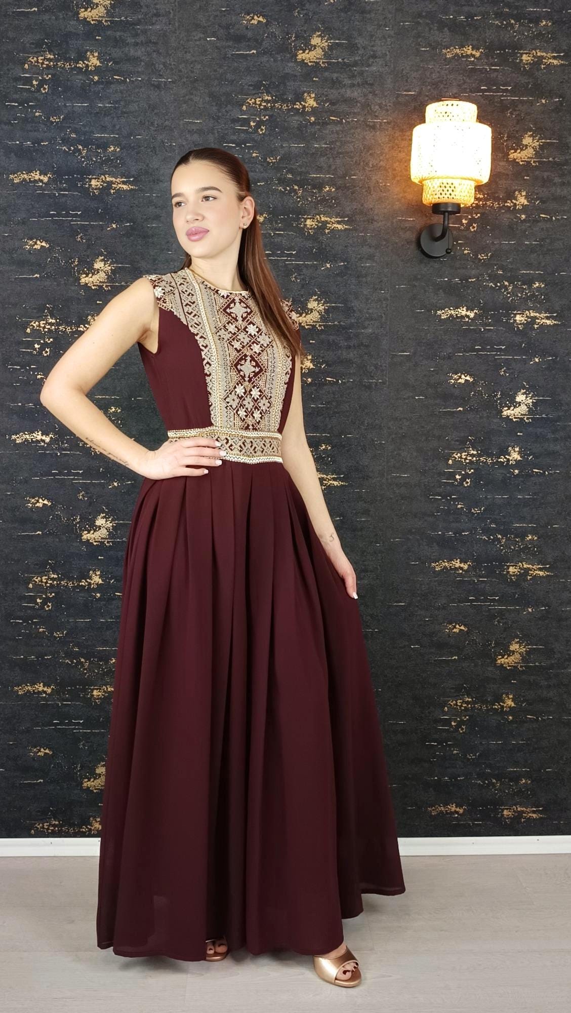 Overall Sindibad mit Abaya, weinrot, Hochzeit, Hosenanzug, Jumpsuit, Dubai Kaftan, Hennakleid, Kaftan Dress, Kaftan Frauen, Abendkleid
