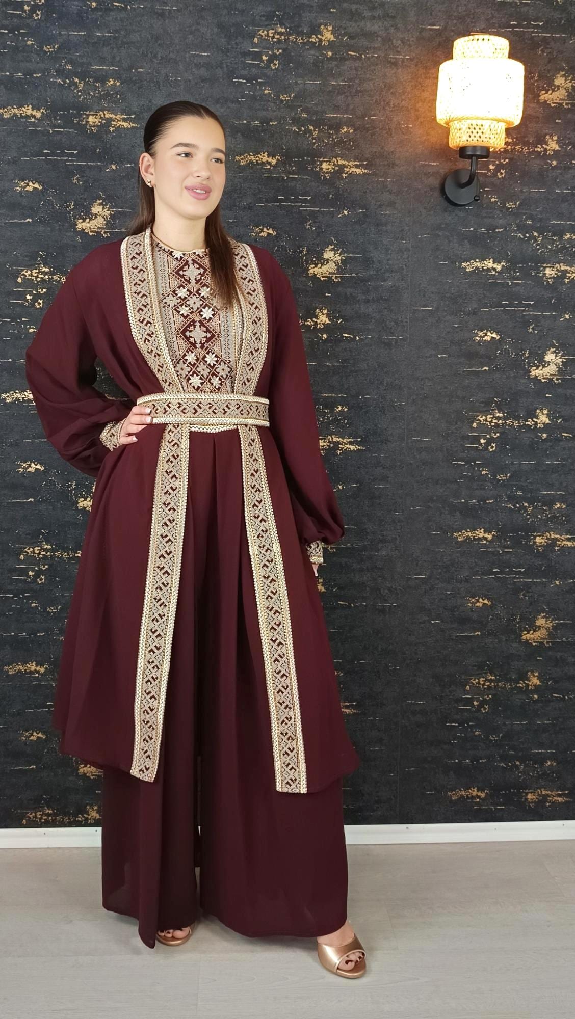 Overall Sindibad mit Abaya, weinrot, Hochzeit, Hosenanzug, Jumpsuit, Dubai Kaftan, Hennakleid, Kaftan Dress, Kaftan Frauen, Abendkleid