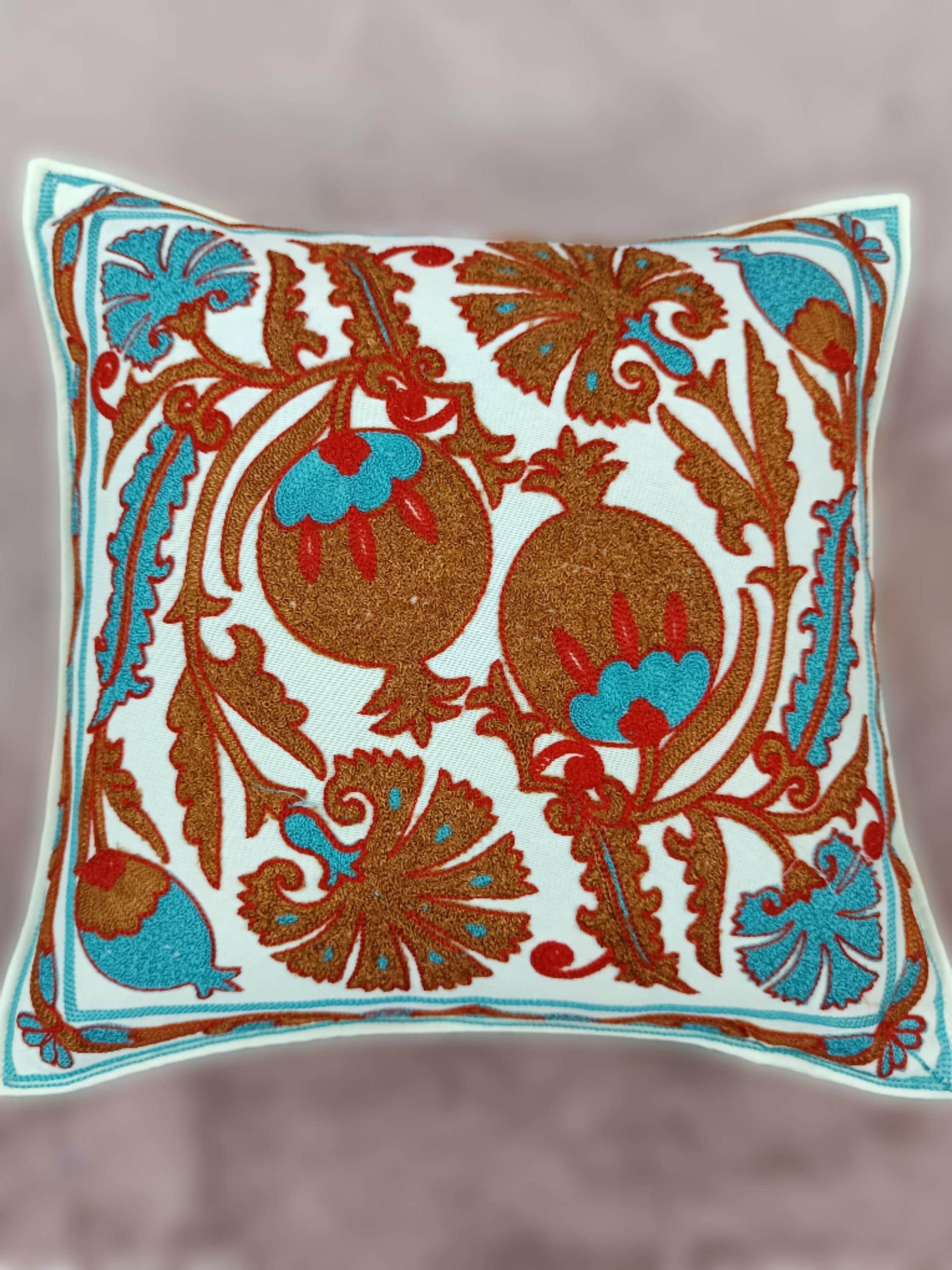 Bestickter Kissenbezug | Kissenbezug 40x40 | Kissenhülle Stickerei | Dekokissen | Boho Kissenbezug bestickt | Moderner Kissenbezug (etsy image id: 6191348600)