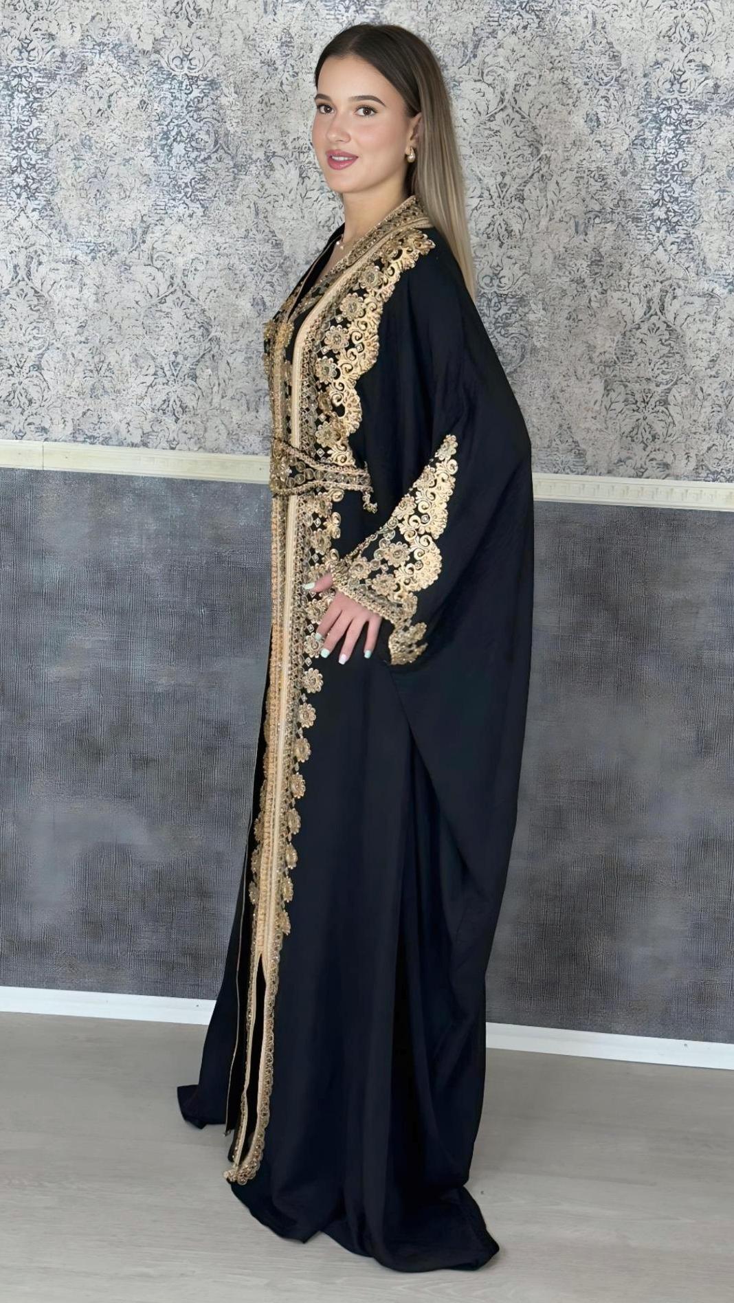 Kaftan Jasmin mit Abaya, schwarz, Butterfly Ärmel, Gold Stickerei, Verlobung, arabischer Kaftan, Jalabiya, Hennakleid, Festkleid, Takshita (etsy image id: 6196465024)