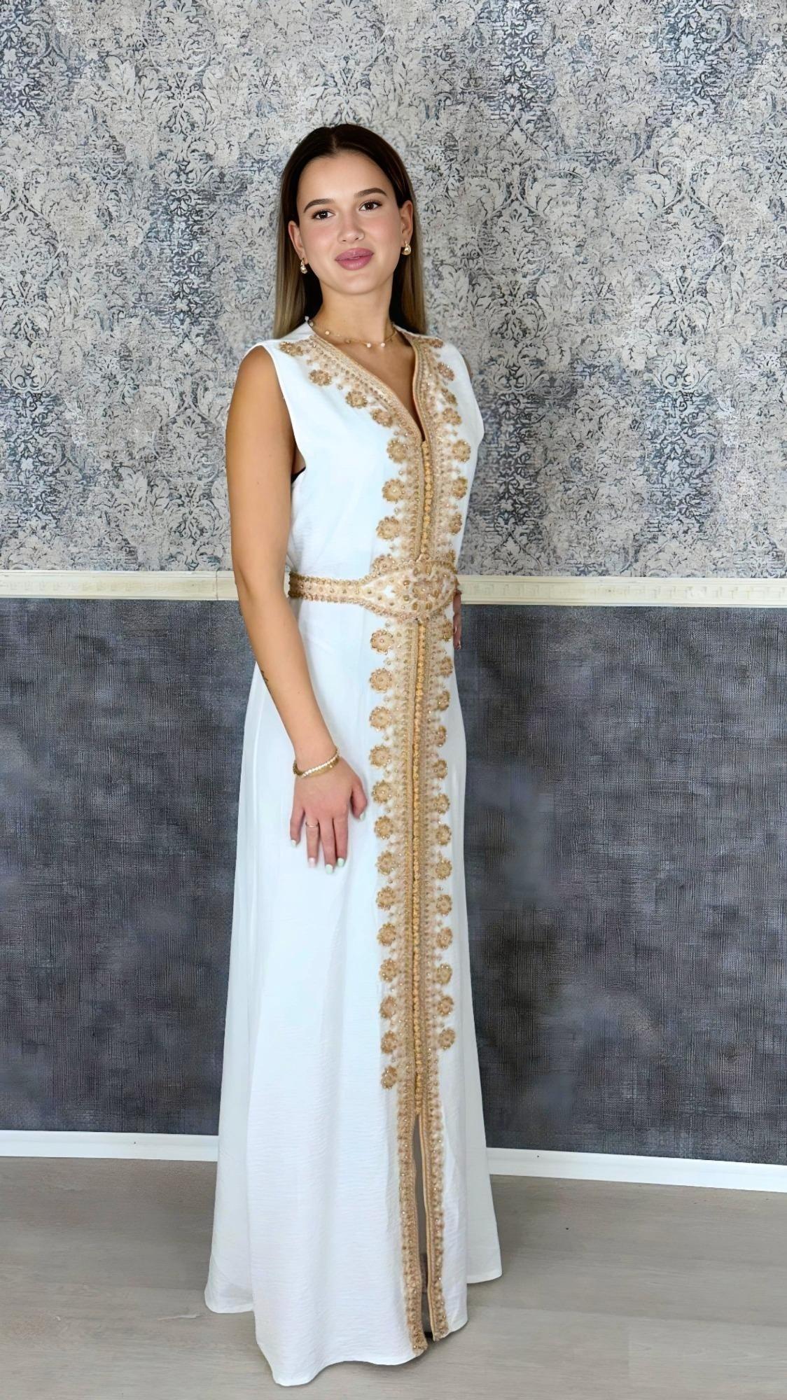 Kaftan Jasmin mit Abaya, weiß, Butterfly Ärmel, Gold Stickerei, Hochzeit, arabischer Kaftan, Jalabiya, Hennakleid, Festkleid, Takshita (etsy image id: 6244913679)