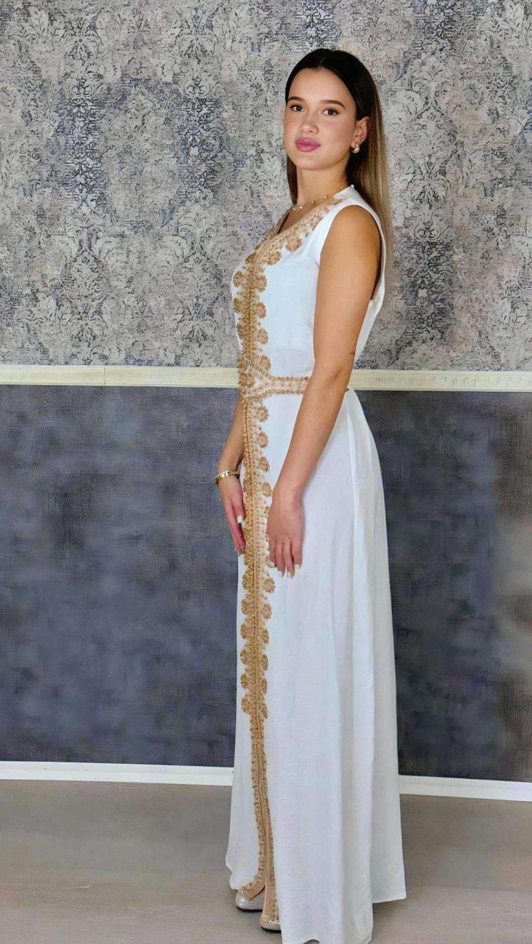 Kaftan Jasmin mit Abaya, weiß, Butterfly Ärmel, Gold Stickerei, Hochzeit, arabischer Kaftan, Jalabiya, Hennakleid, Festkleid, Takshita (etsy image id: 6244913797)