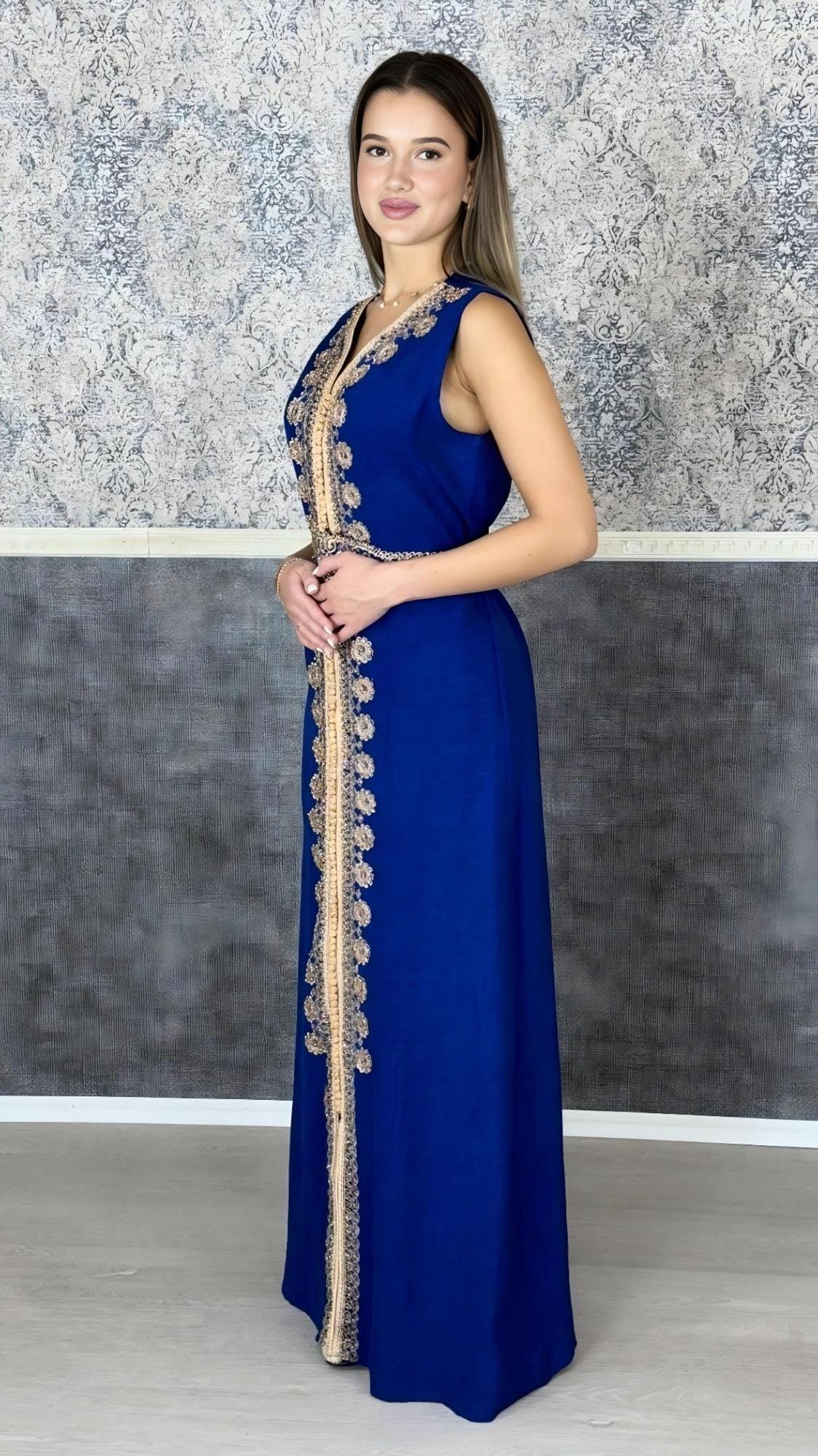 Kaftan Jasmin mit Abaya, royalblau, Butterfly Ärmel, Gold Stickerei, Verlobung, arabischer Kaftan, Jalabiya, Hennakleid, Festkleid, Takshita (etsy image id: 6245302857)