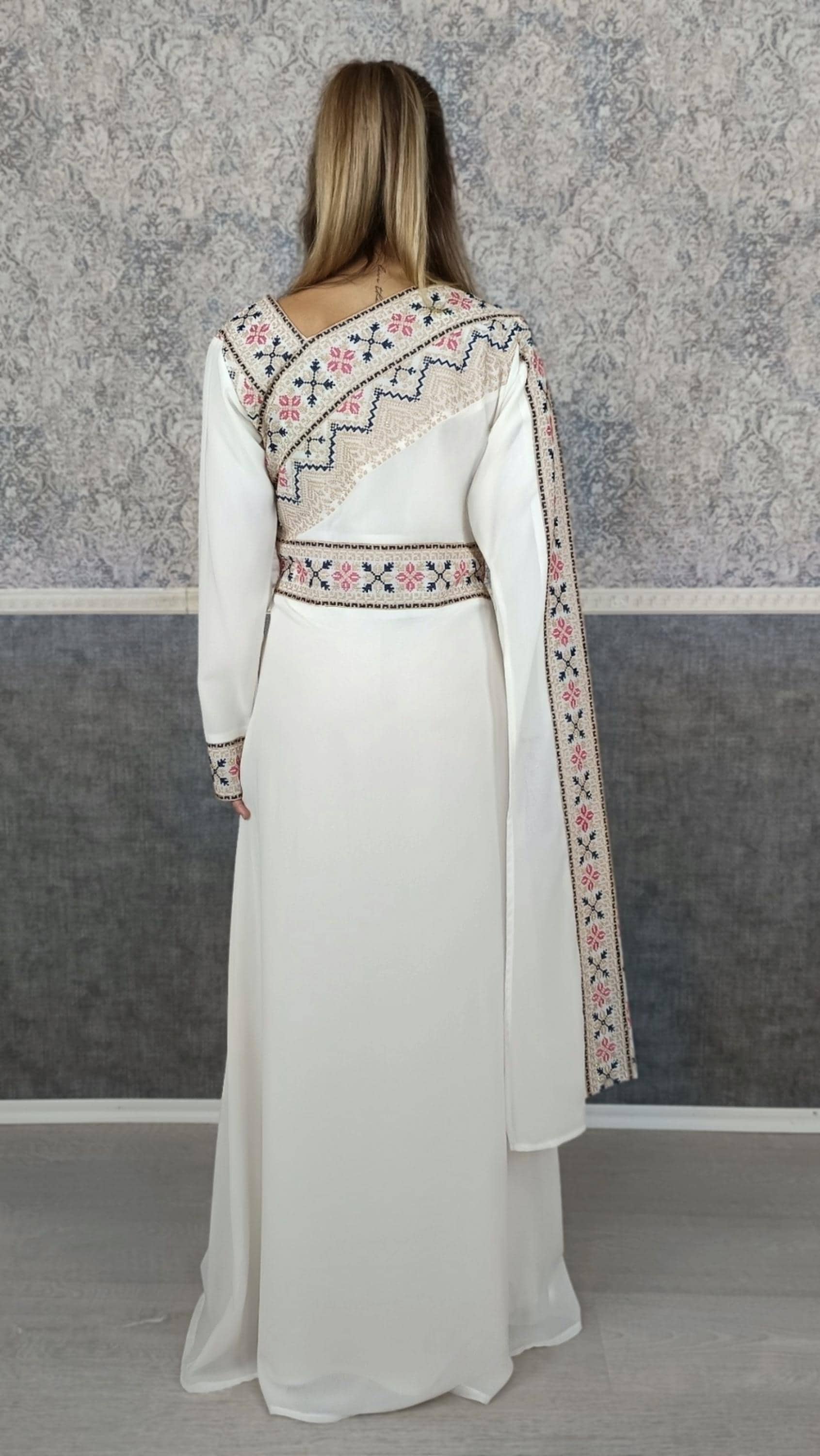 Bestickter Kaftan,Kaftan Frauen,Kaftan,abaya,Abenkleid,Hochzeit,marokkanische,Arabisch,Dubai Kaftan,Henna Kleid,Golnaar (etsy image id: 6430253854)