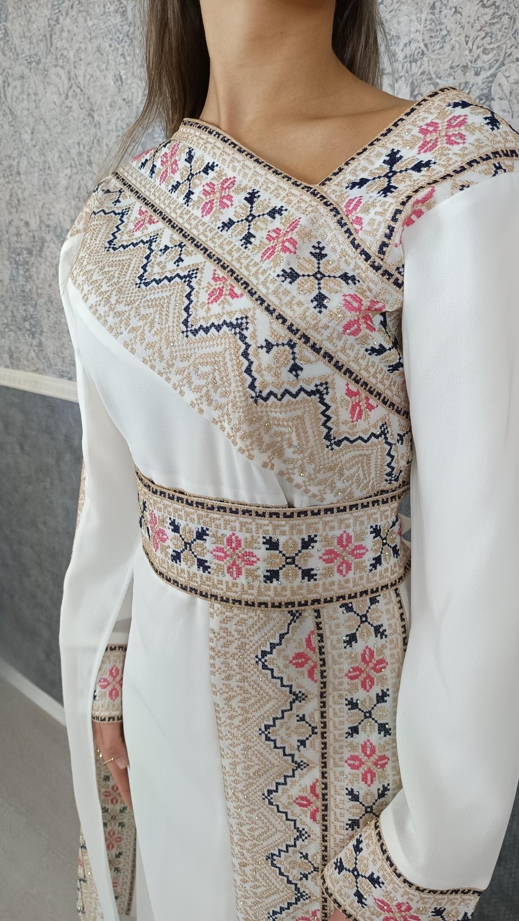 Bestickter Kaftan,Kaftan Frauen,Kaftan,abaya,Abenkleid,Hochzeit,marokkanische,Arabisch,Dubai Kaftan,Henna Kleid,Golnaar (etsy image id: 6478350391)