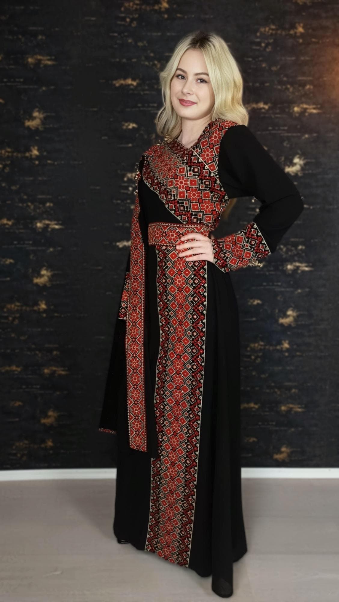 Kaftan Schaza mit Gürtel, schwarz, asymmetrischer Halsausschnitt, unterschiedliche Armlängen, bunte Stickerei, Kleid für besondere Anlässe (etsy image id: 6620885848)