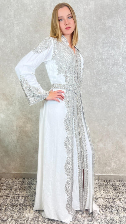 Weißer Marokkanischer Kaftan mit Silberner Stickerei, 2-teilig mit Gürtel, Elegantes Hochzeitskleid, Luxus Takchita Classica (etsy image id: 7266611474)