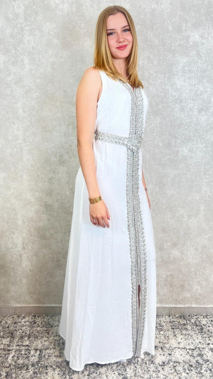 Weißer Marokkanischer Kaftan mit Silberner Stickerei, 2-teilig mit Gürtel, Elegantes Hochzeitskleid, Luxus Takchita Classica (etsy image id: 7306777171)