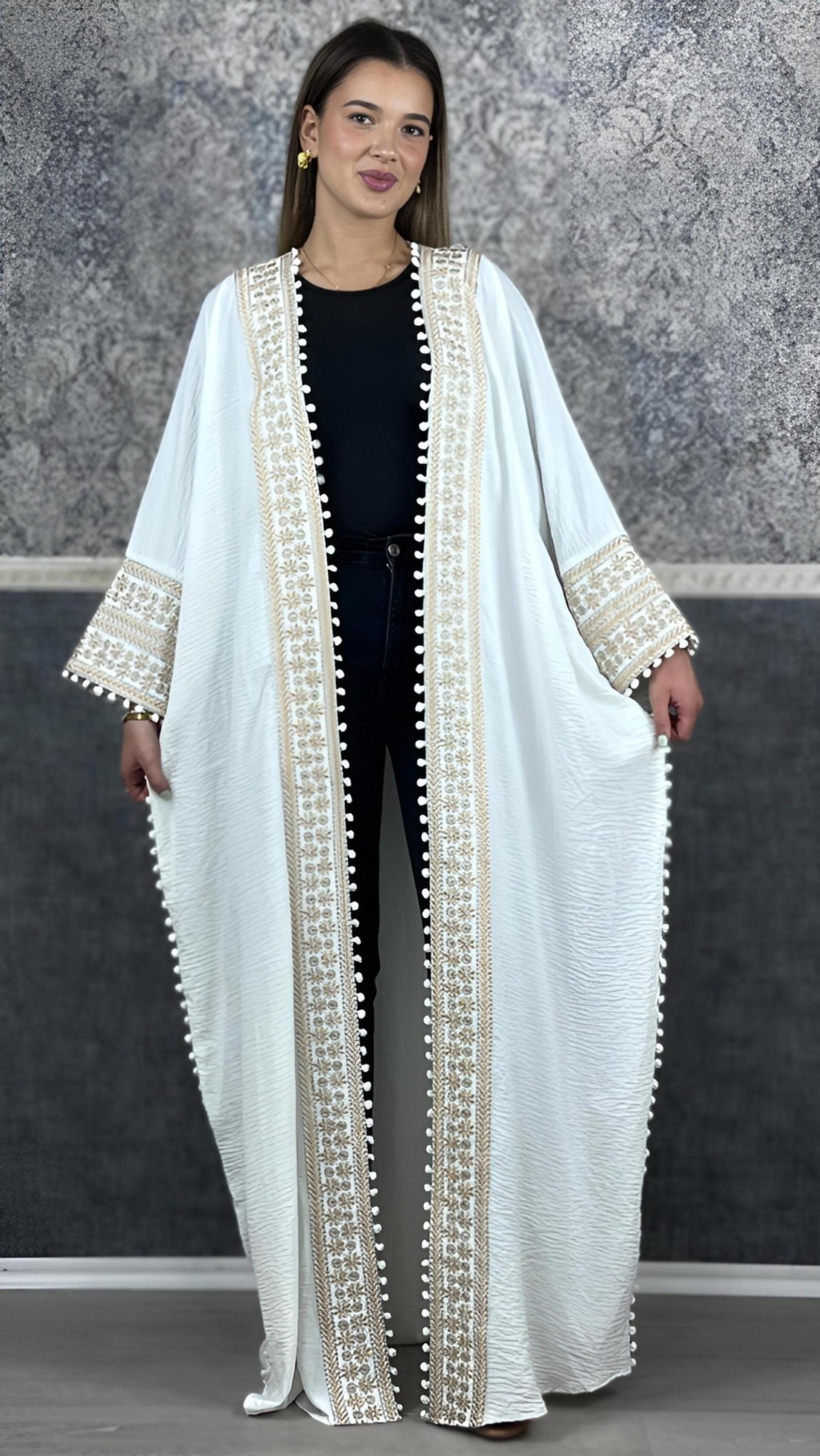 Bisht kleine Blume, weiß, mit Stickerei in Gold/Silber, Ramadan Abaya, Kaftan Frauen, Hennakleid, Kimono (etsy image id: 7675975364)