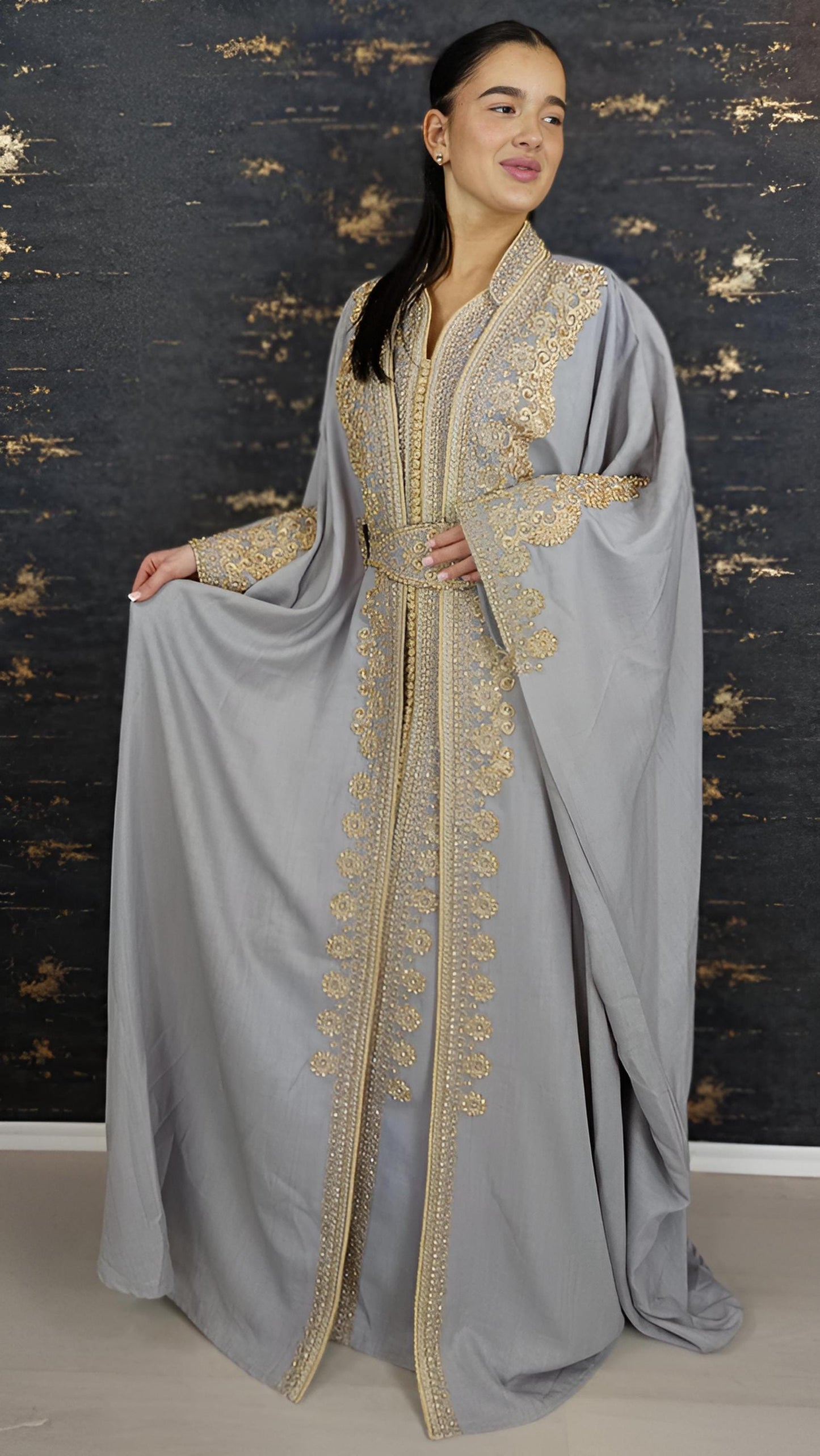 Kaftan Jasmin mit Abaya, silbergrau, Butterfly Ärmel, Gold Stickerei, Verlobung, arabischer Kaftan, Jalabiya, Hennakleid, Festkleid,Takshita __etsy:7692676008