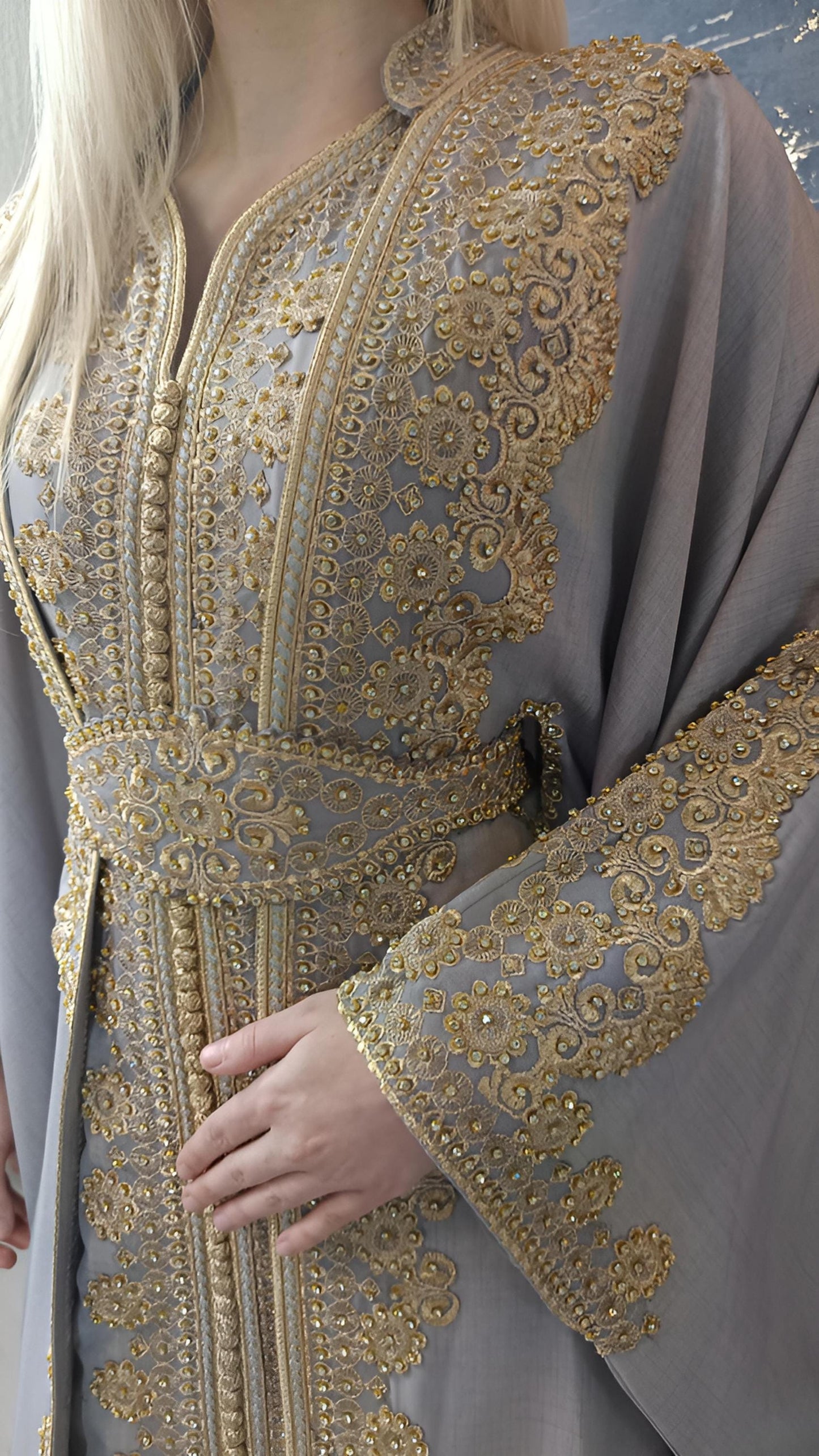 Kaftan Jasmin mit Abaya, silbergrau, Butterfly Ärmel, Gold Stickerei, Verlobung, arabischer Kaftan, Jalabiya, Hennakleid, Festkleid,Takshita __etsy:7692676168