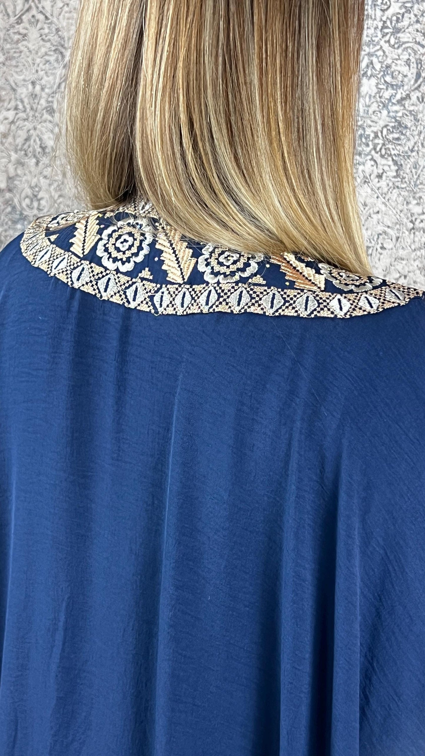 Bisht große Blume, dunkelblau, mit Stickerei in Gold/Silber, Ramadan Abaya, Kaftan Frauen, Hennakleid, Kimono (etsy image id: 7719693767)
