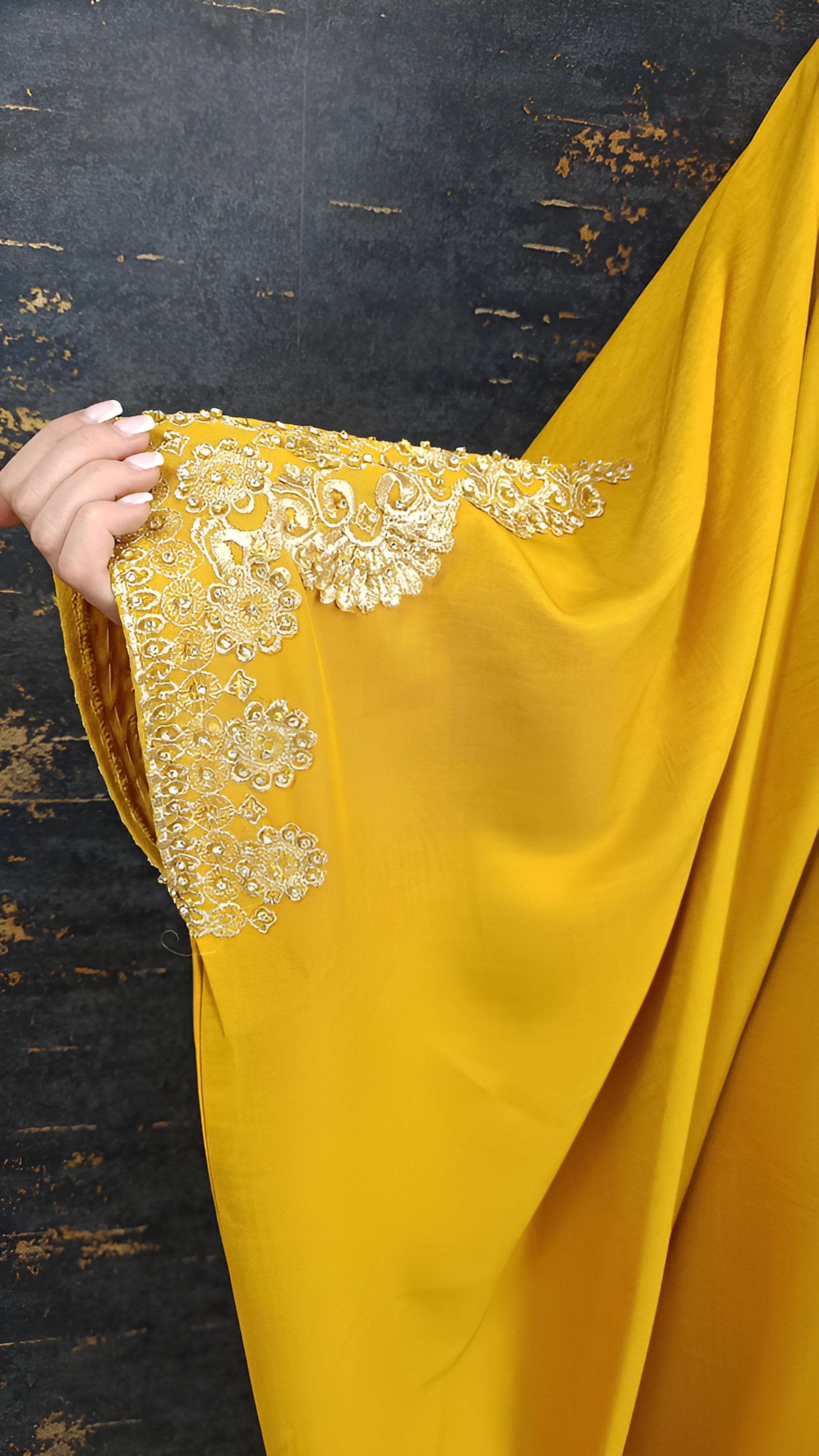Kaftan Jasmin mit Abaya, gelb, Butterfly Ärmel, Gold Stickerei, Verlobung, arabischer Kaftan, Jalabiya, Hennakleid, Festkleid, Takshita (etsy image id: 7740594317)