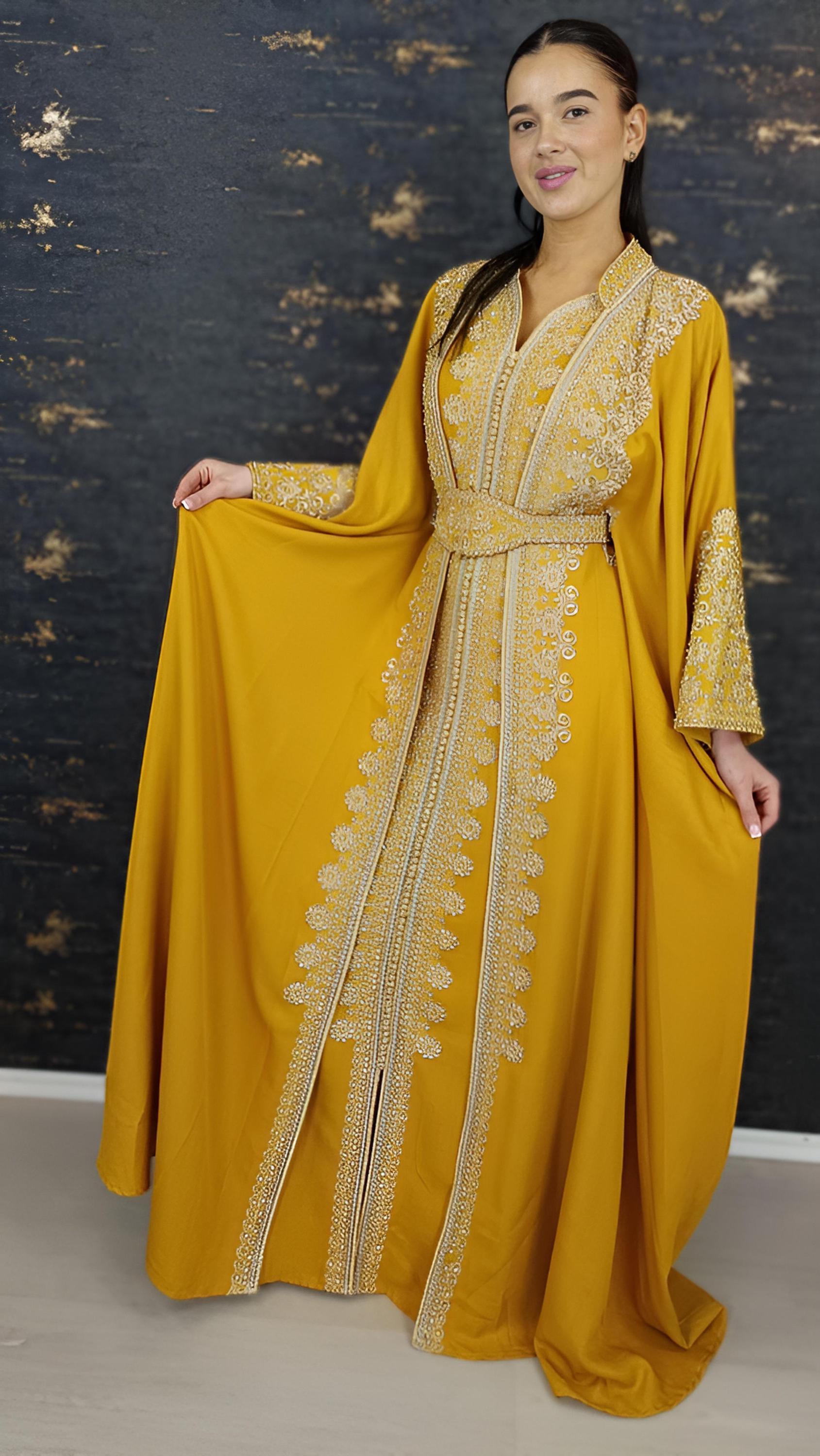 Kaftan Jasmin mit Abaya, gelb, Butterfly Ärmel, Gold Stickerei, Verlobung, arabischer Kaftan, Jalabiya, Hennakleid, Festkleid, Takshita (etsy image id: 7740594321)