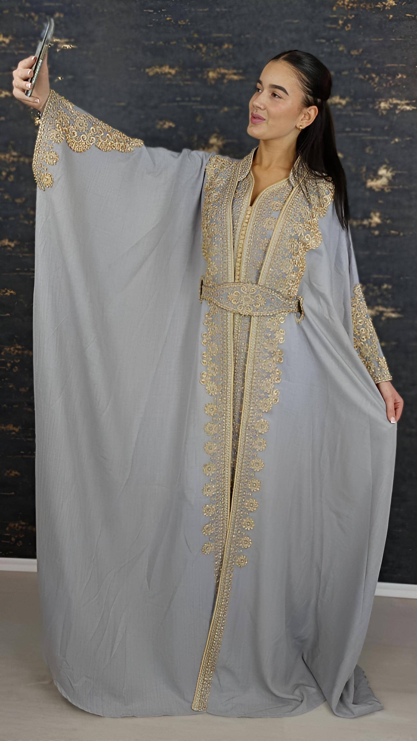 Kaftan Jasmin mit Abaya, silbergrau, Butterfly Ärmel, Gold Stickerei, Verlobung, arabischer Kaftan, Jalabiya, Hennakleid, Festkleid,Takshita __etsy:7740623461
