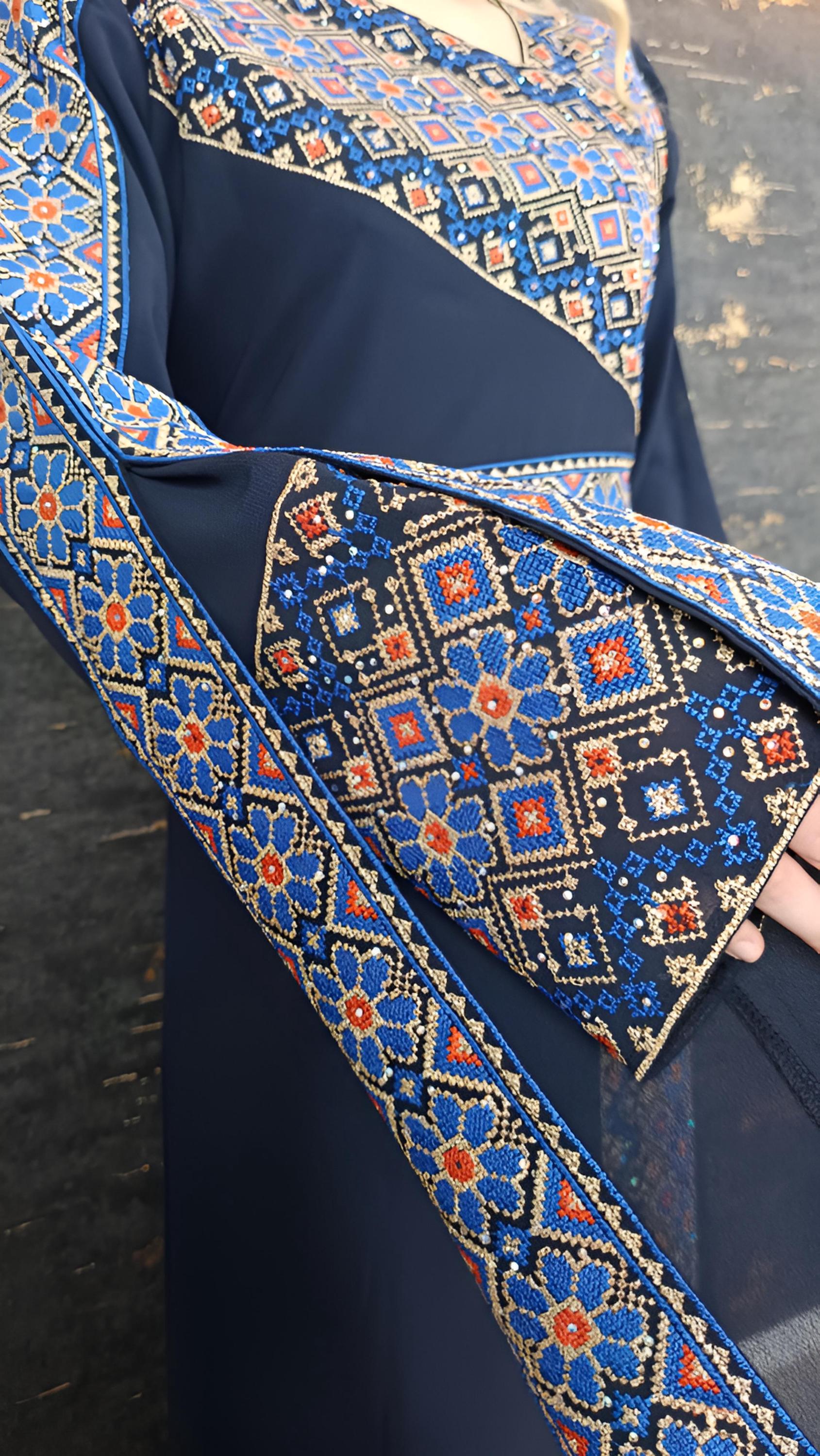 Kaftan Schaza mit Gürtel, dunkelblau, asymmetrischer Halsausschnitt, unterschiedliche Armlängen bunte Stickerei, Kleid für besondere Anlässe __etsy:7773888001