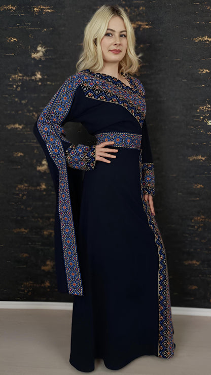 Kaftan Schaza mit Gürtel, dunkelblau, asymmetrischer Halsausschnitt, unterschiedliche Armlängen bunte Stickerei, Kleid für besondere Anlässe __etsy:7773890397