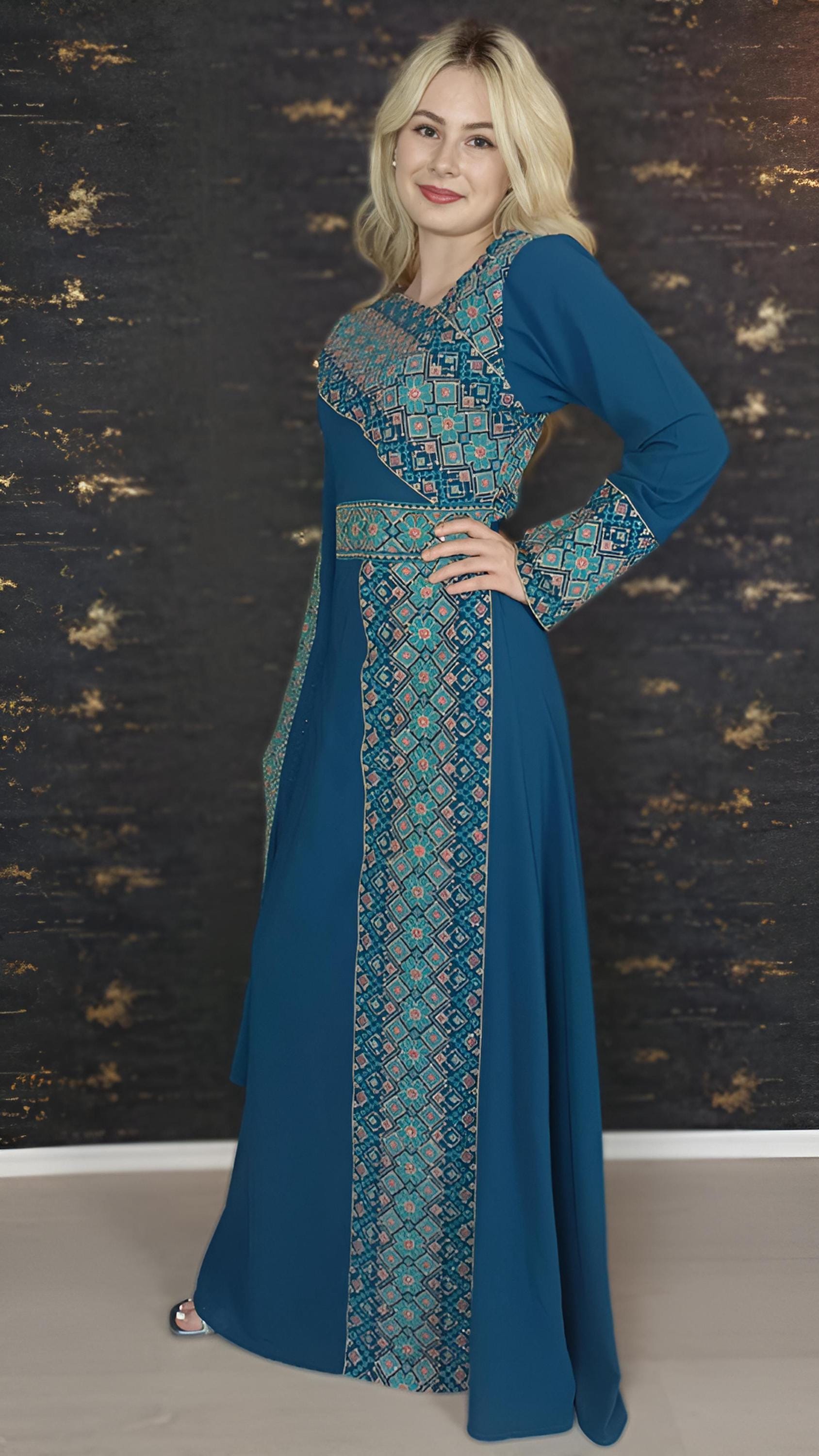 Kaftan Schaza mit Gürtel, türkis, asymmetrischer Halsausschnitt, unterschiedliche Armlängen, bunte Stickerei, Kleid für besondere Anlässe (etsy image id: 7773898265)