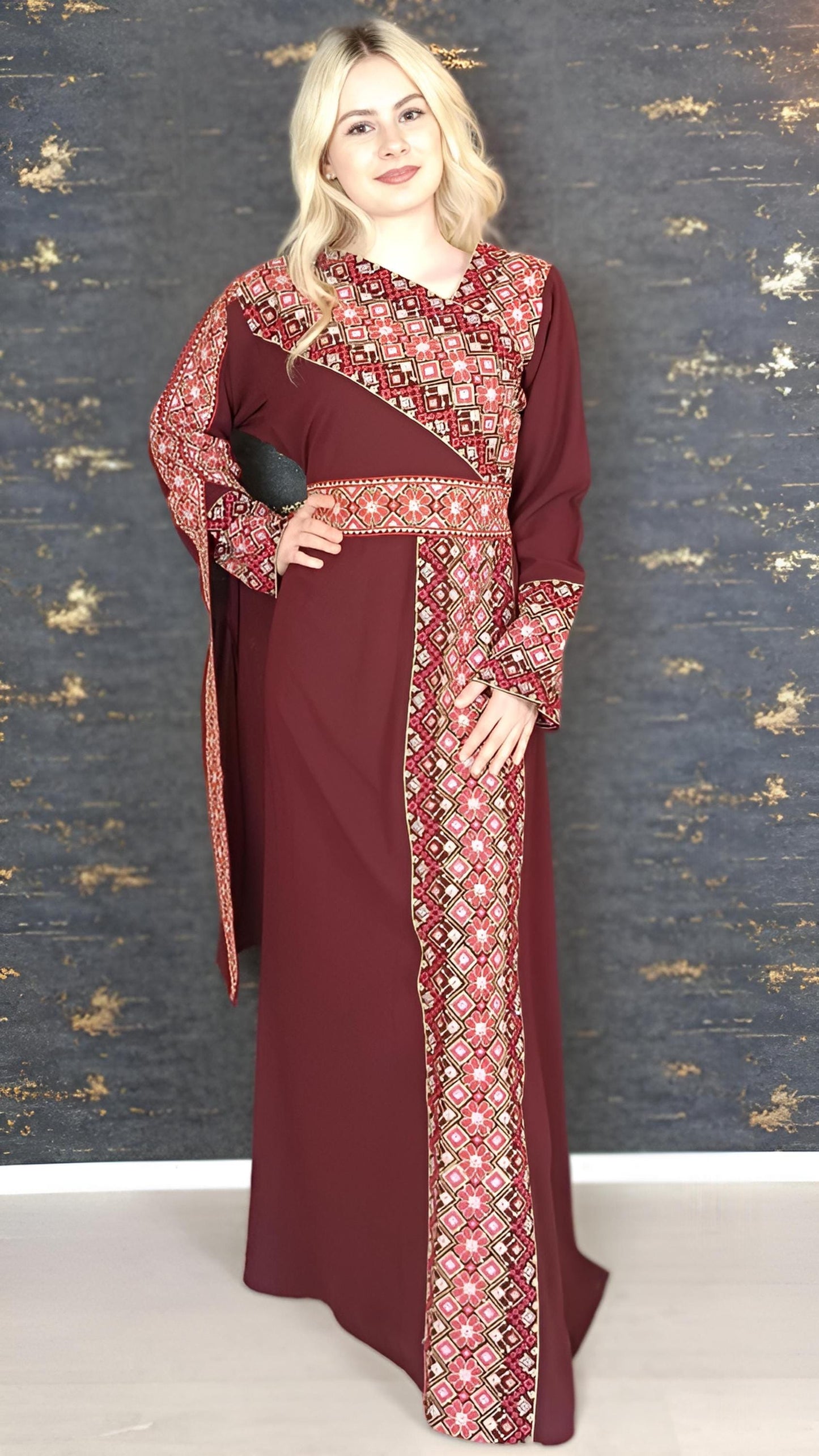 Kaftan Schaza mit Gürtel, weinrot, asymmetrischer Halsausschnitt, unterschiedliche Armlängen, bunte Stickerei, Kleid für besondere Anlässe __etsy:7773908799