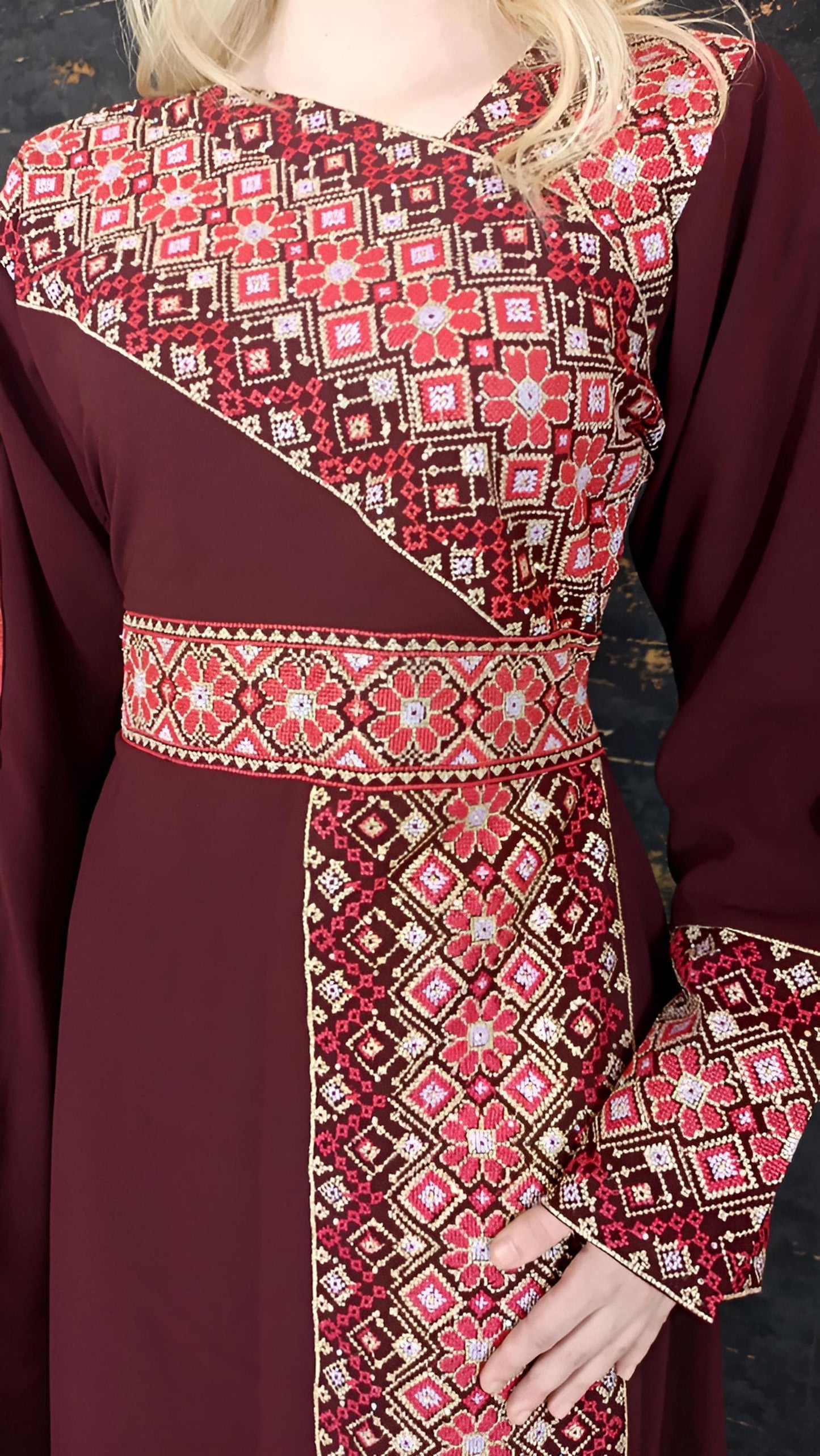 Kaftan Schaza mit Gürtel, weinrot, asymmetrischer Halsausschnitt, unterschiedliche Armlängen, bunte Stickerei, Kleid für besondere Anlässe __etsy:7773908869